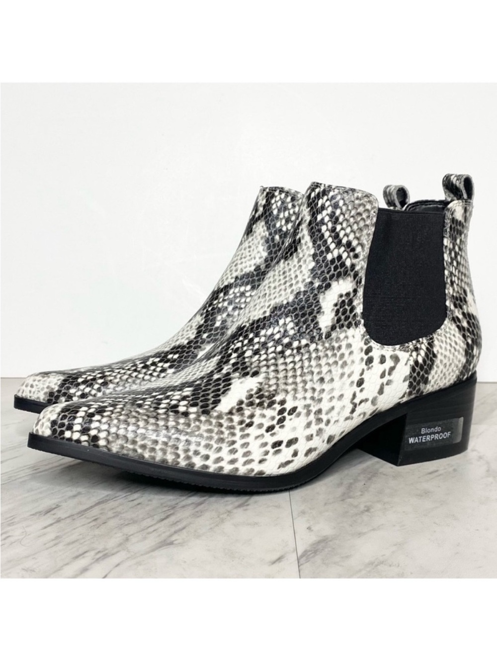 Blondo Women’s Emelia Waterproof Snake Print Pointed Toe Chelsea Ankle Boots 7.5